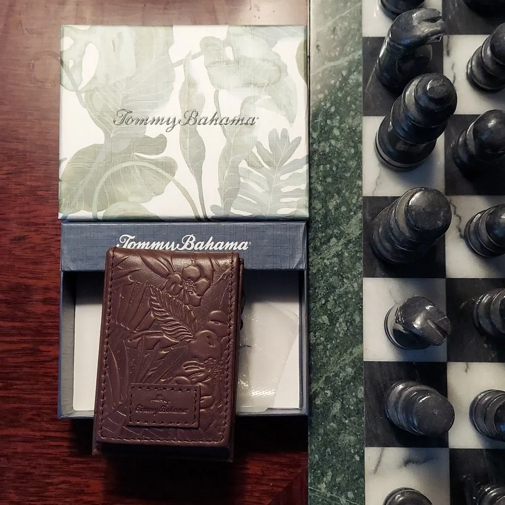 Tommy Bahama Floral Embossed Leather Bi-fold Wallet w/Money Clip Boxed Brown NWT